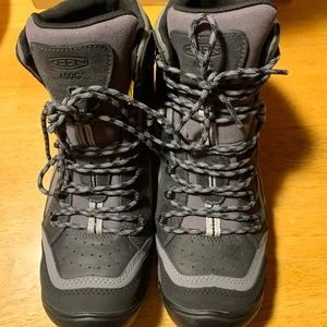 Brand new Keen’s Davenport 6” 400G shoes